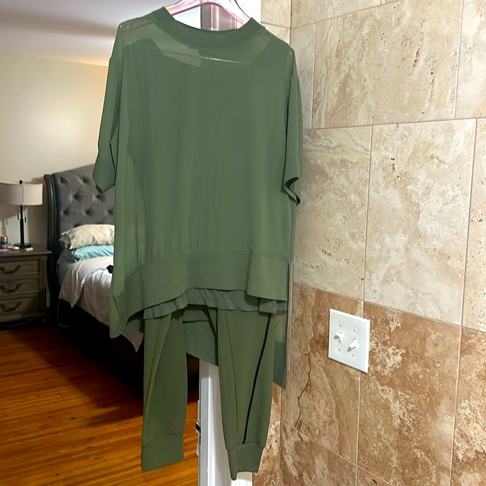 Nene Leaks outfit ( Full set), pants, shell and draped flowy outer top…